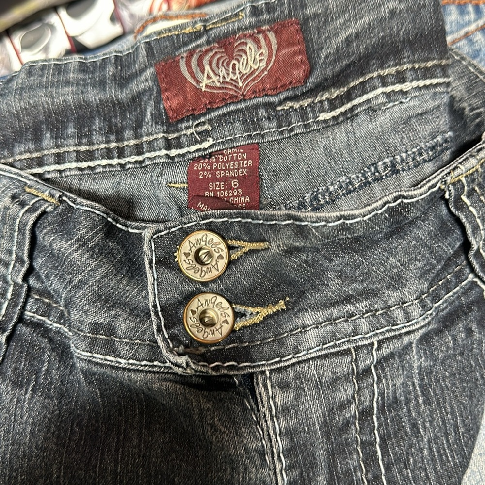 Jeans - Picture 2 of 3